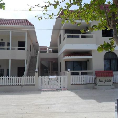 Jans Hotel 키코커 외부 사진