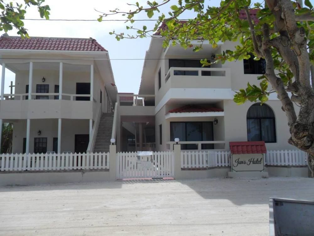 Jans Hotel 키코커 외부 사진
